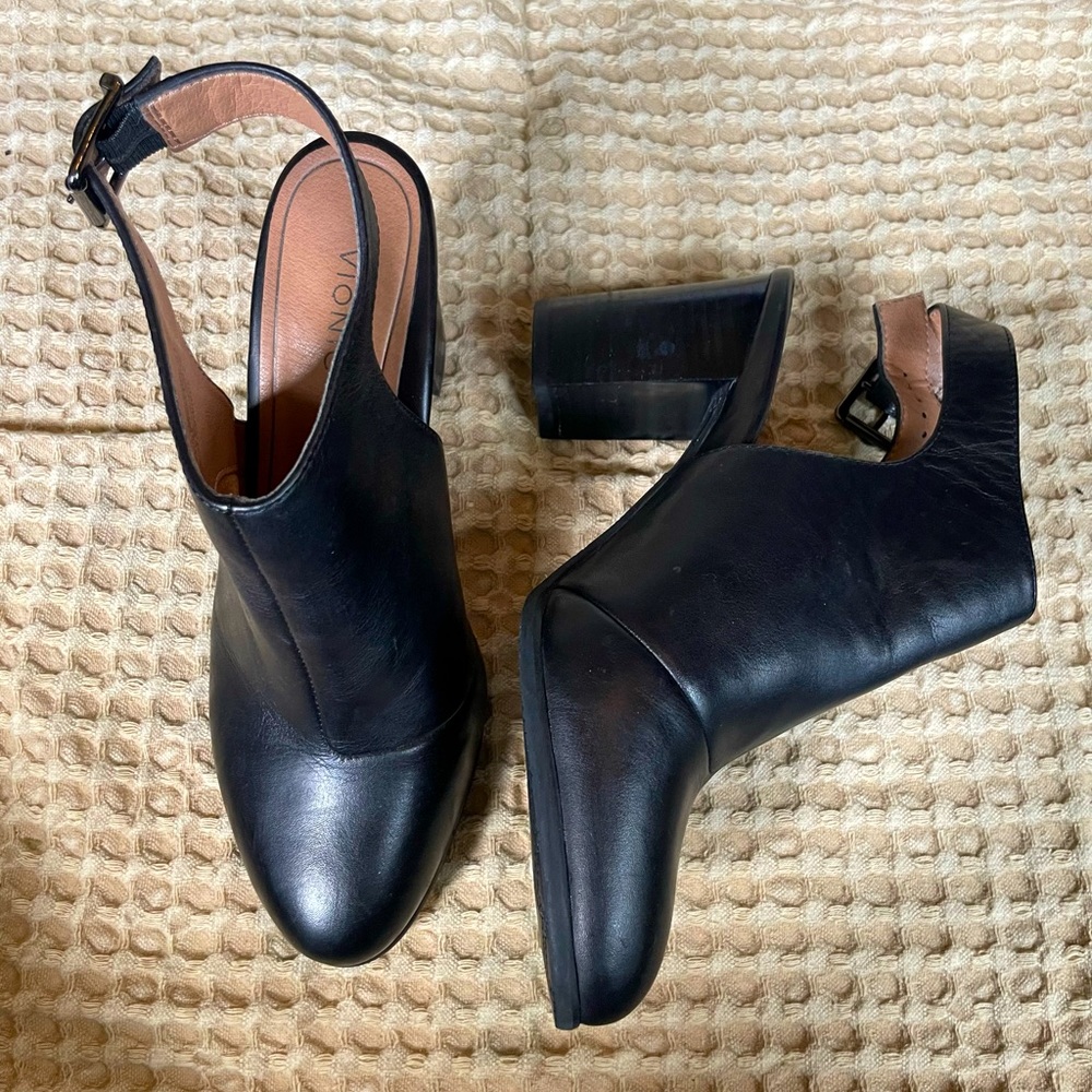 Black Vionic Lacey Heel
